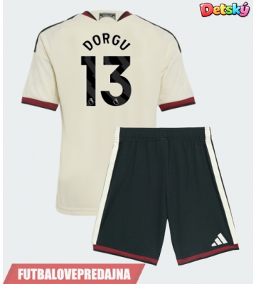 Lacne Dětský Futbalové dres Manchester United Patrick Dorgu #13 2026-27 Krátky Rukáv - Tretina (+ trenírky)